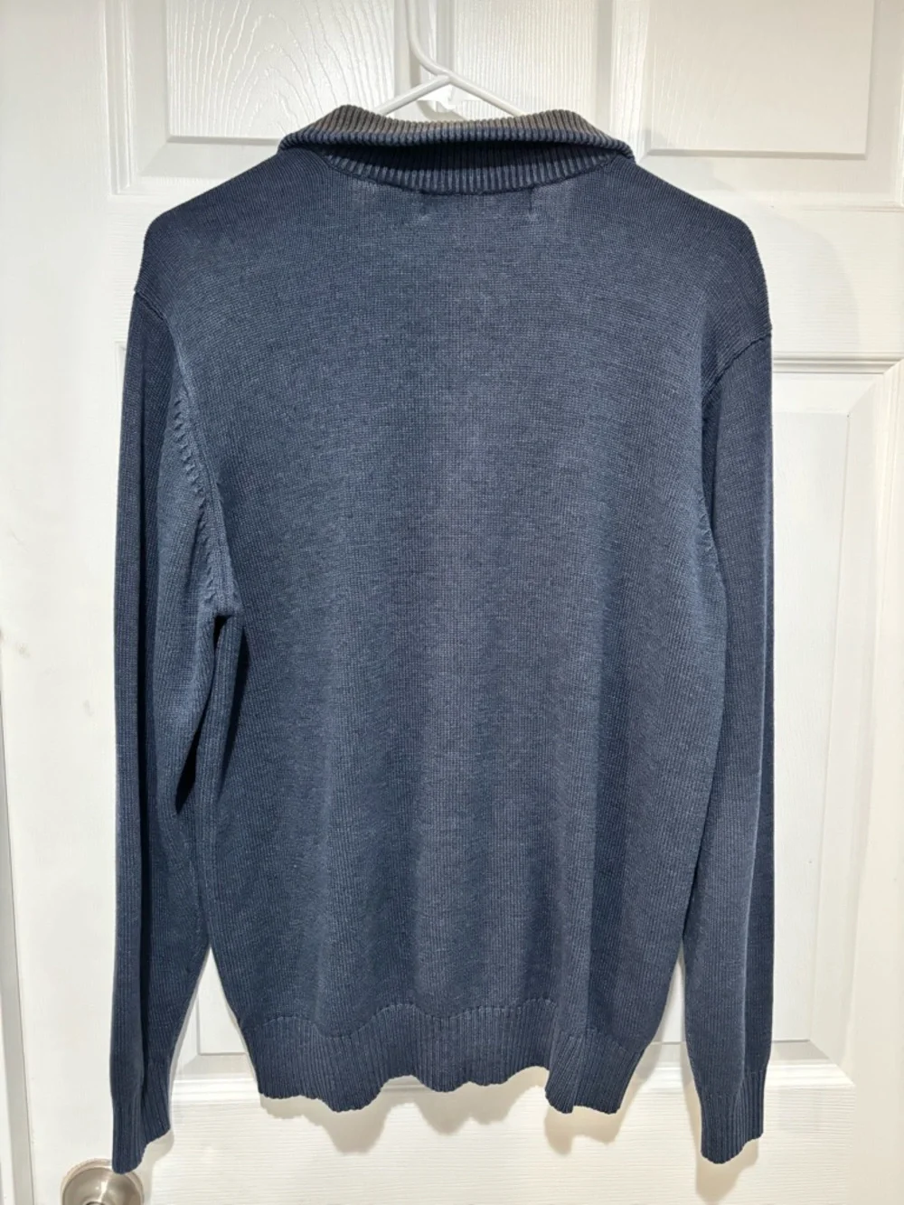 OSCAR DE LA RENTA Men's Navy Zip-Up Sweater with Contrast Collar